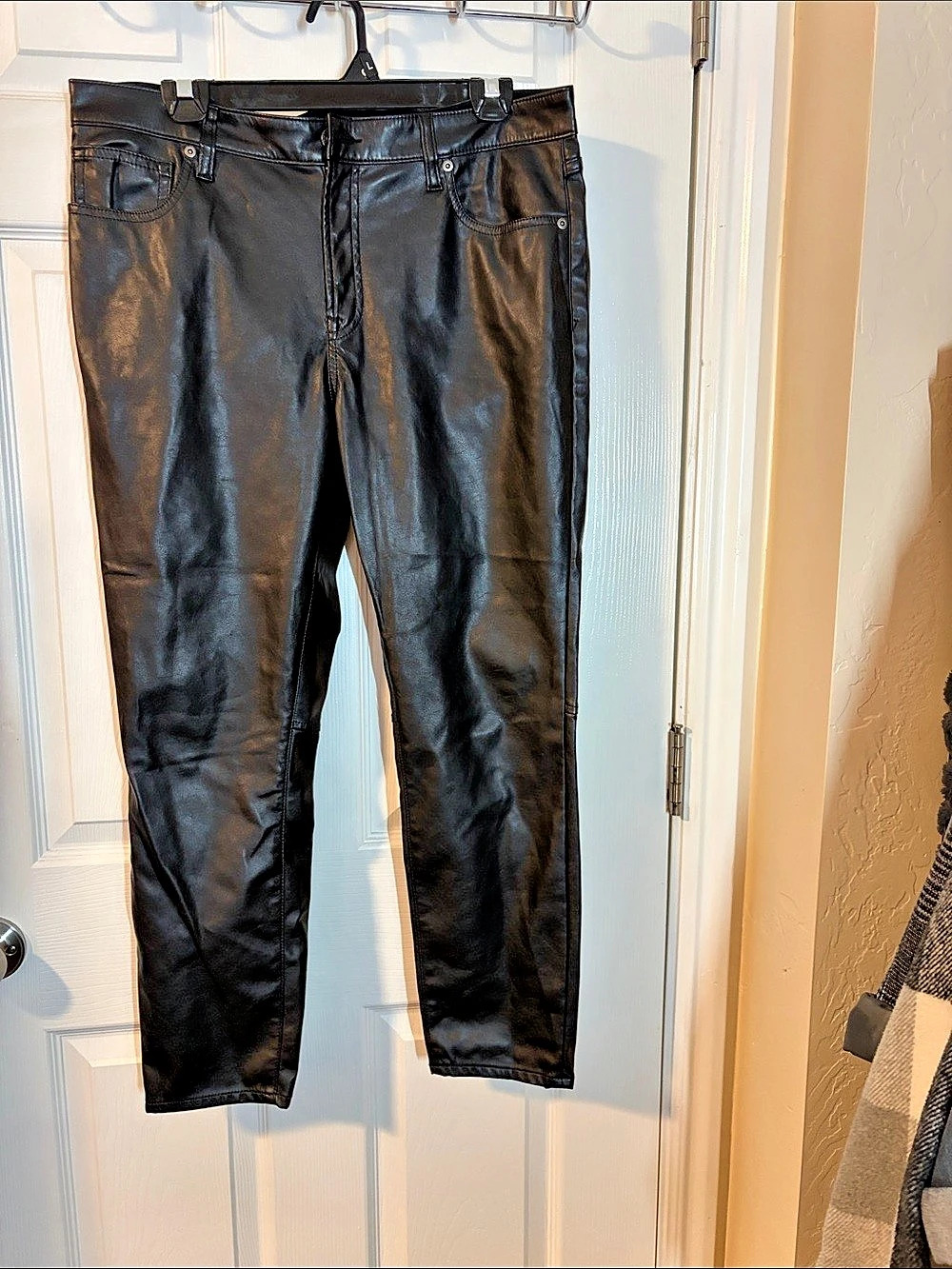 Gap True Skinny Mid Rise Coated Pants Black Waist 32 (14)